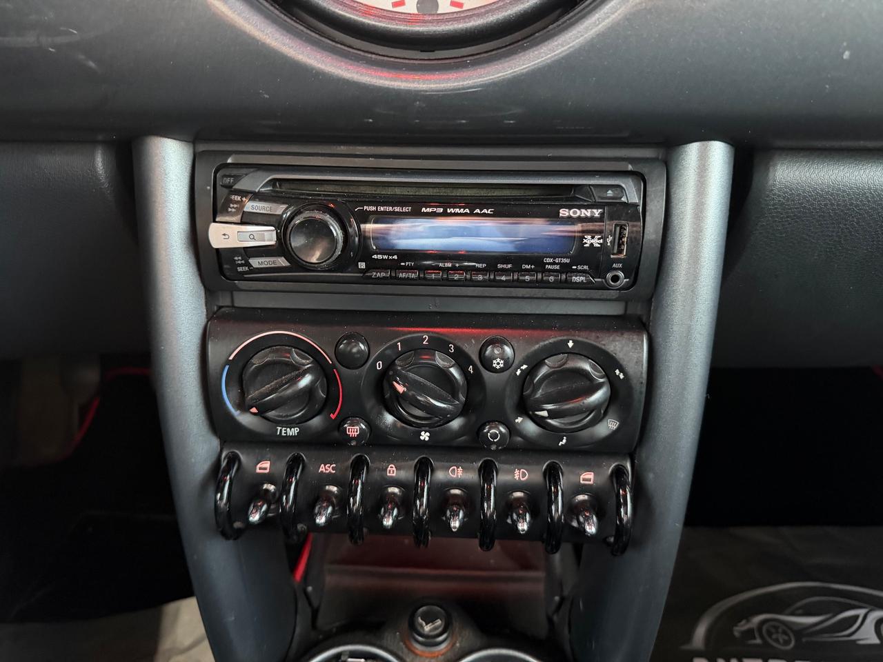 Mini 1.4 tdi One D 75cv de luxe okneopatentati