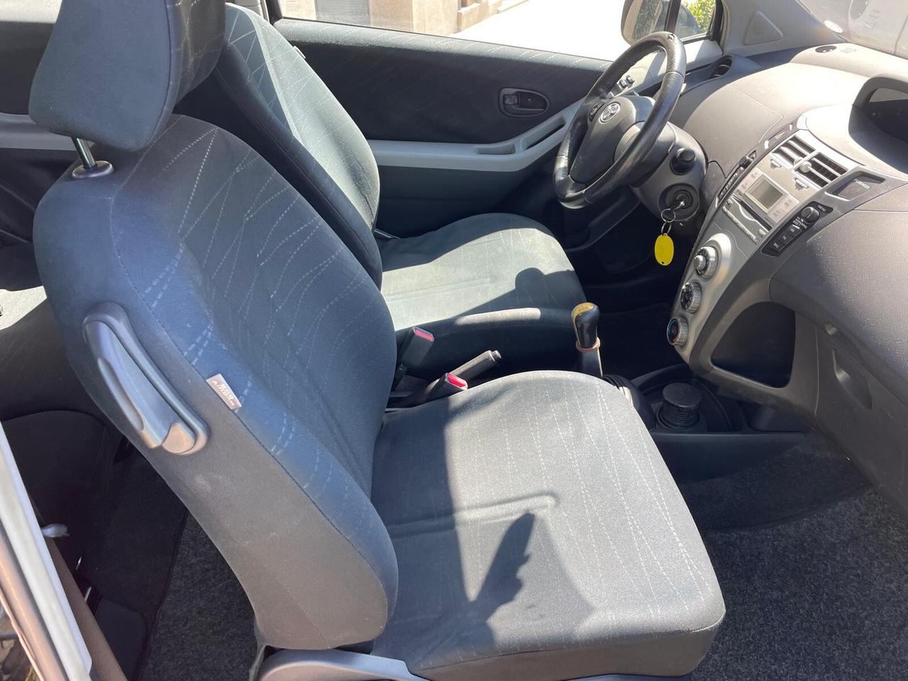 Toyota Yaris 1.0 3 porte Sol