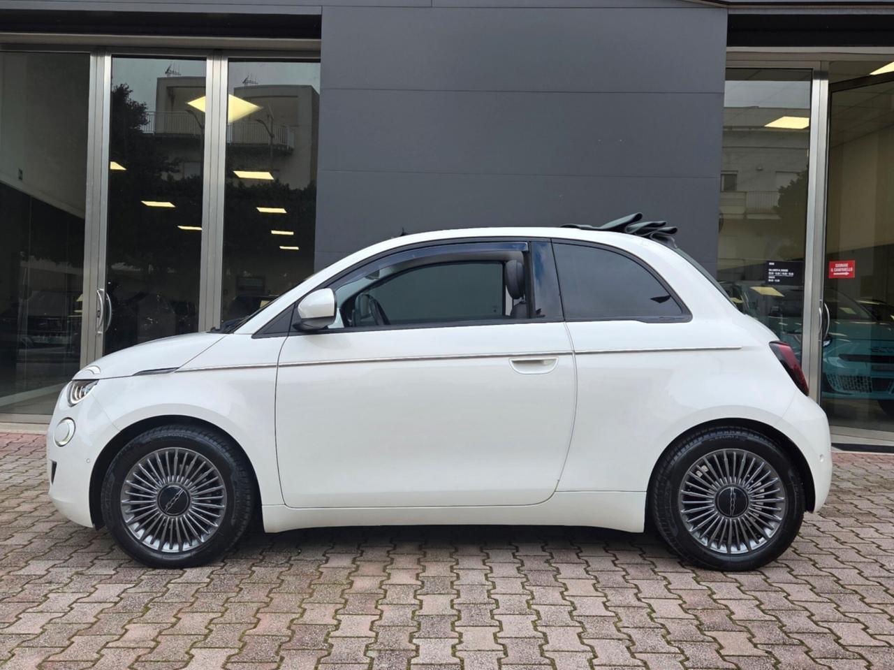 Fiat 500e Cabrio 42 kWh ICON