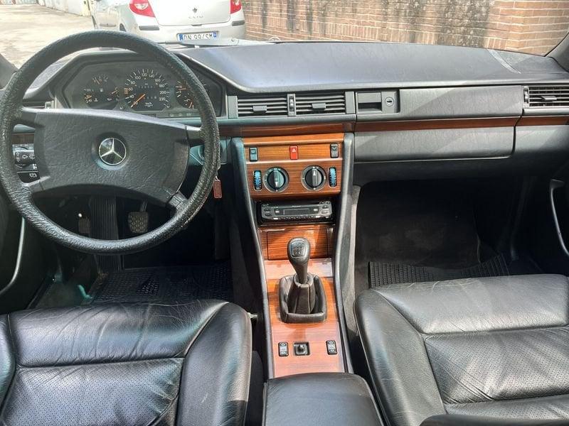 Mercedes-Benz Serie 200-320 250 E Turbo Diesel UNICO PROPRIETARIO
