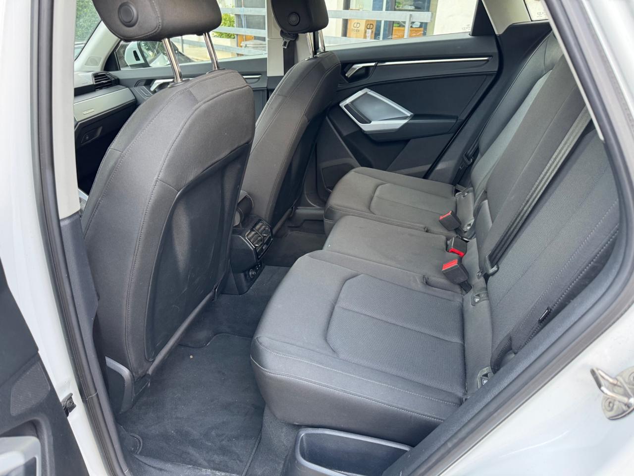 Audi Q3 2.0 TDI - CERCHI 19 - MATRIX LED- 2022