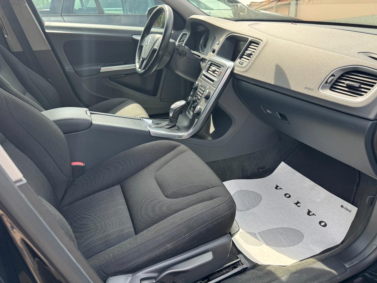 Volvo V60 T3 Powershift Momentum