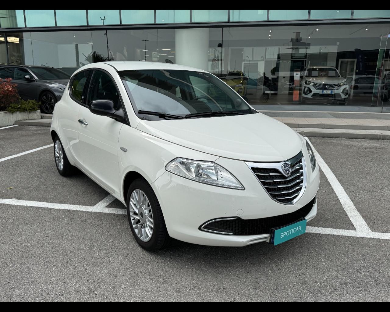 LANCIA Ypsilon 3ª serie - Ypsilon 1.2 69 CV 5 porte Gold