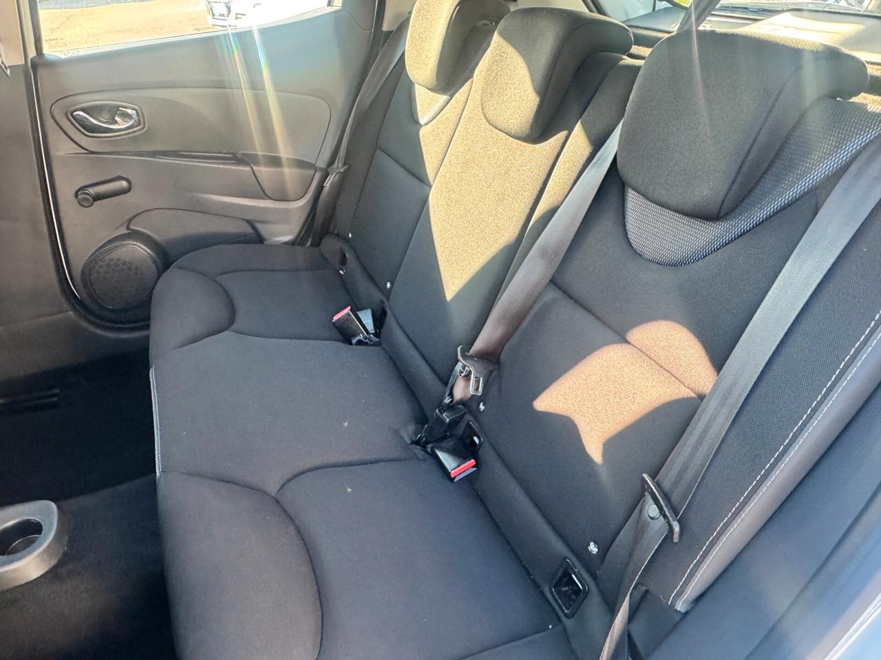 Renault Clio 1.2 75CV 5 porte NEOPATENTATI