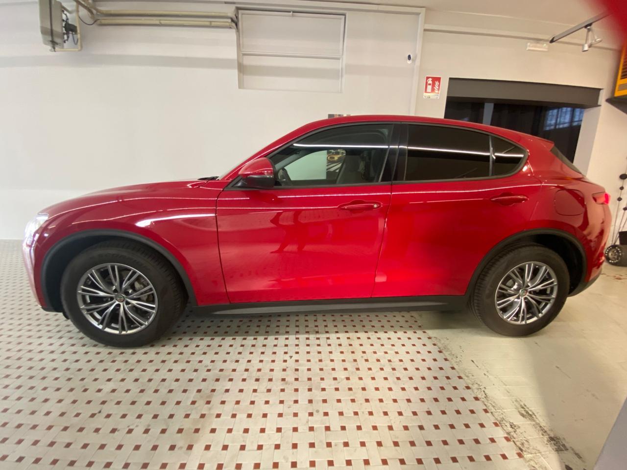 Alfa Romeo Stelvio 2.2 t Aziendale- Palette F1 al volante