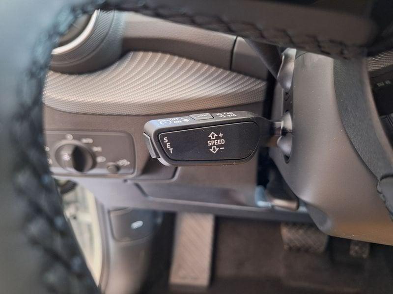 Audi Q2 Q2 35 TDI S tronic Identity Black