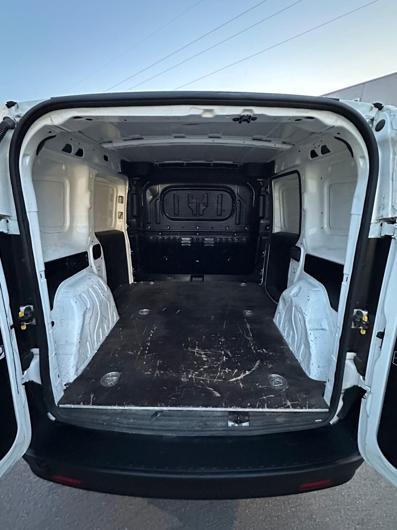 Fiat doblo del 2022 cc 1.6 diesel euro 6