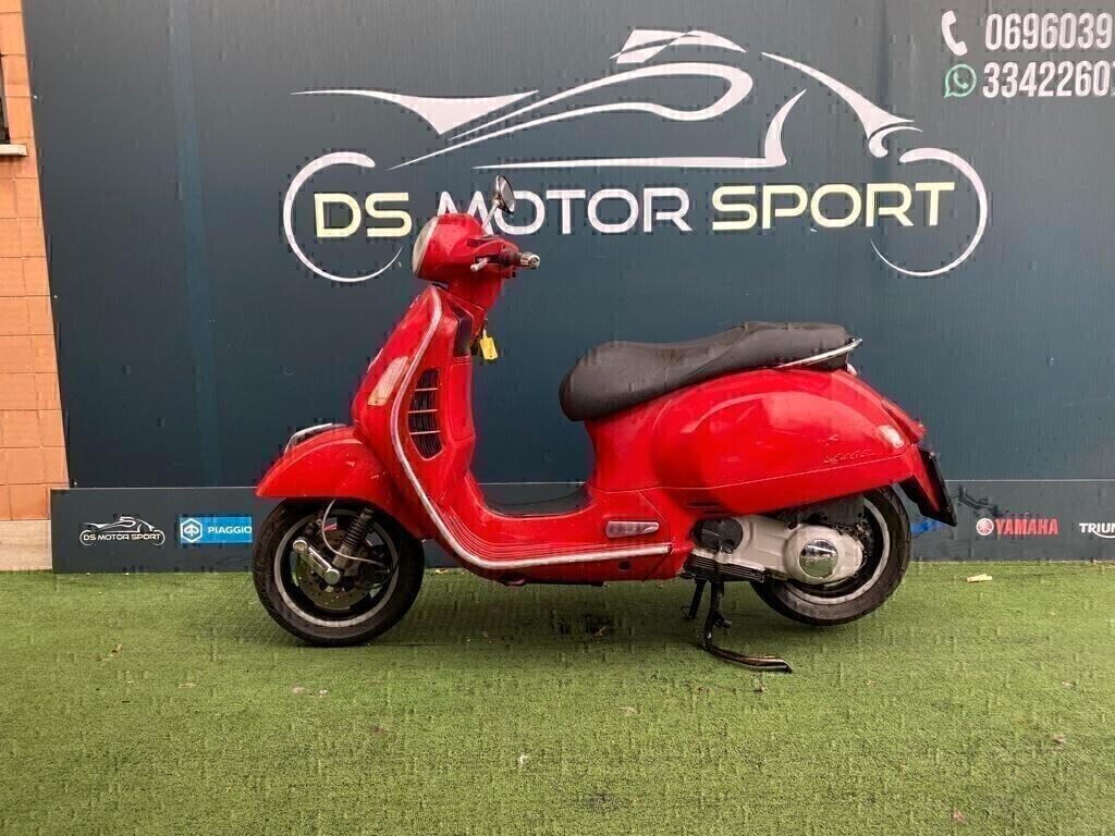 Piaggio vespa 250 GTS