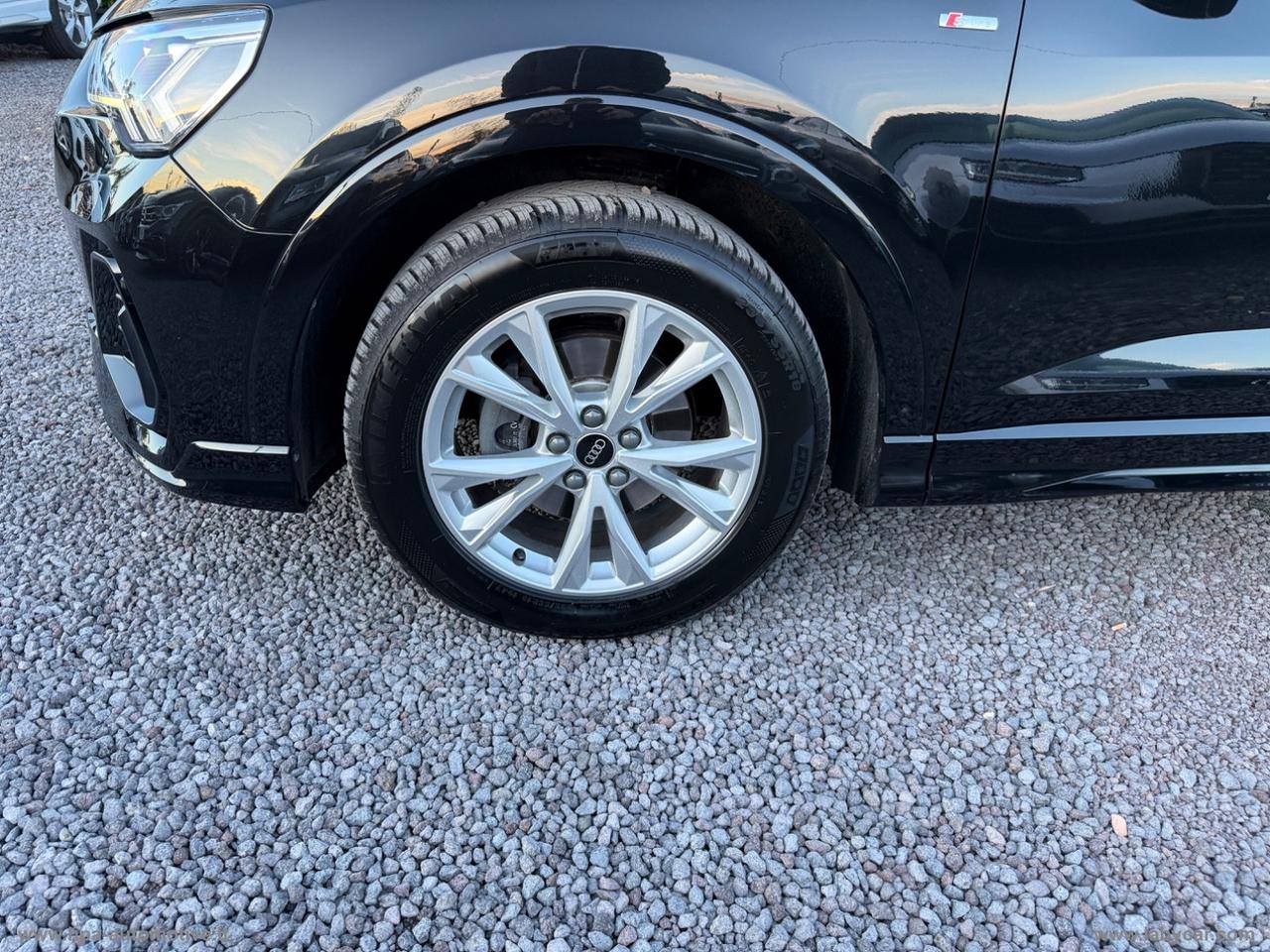 AUDI Q3 SPORTBACK 2.0TDI S-line NAVI FULL LED RETROCAMERA 360