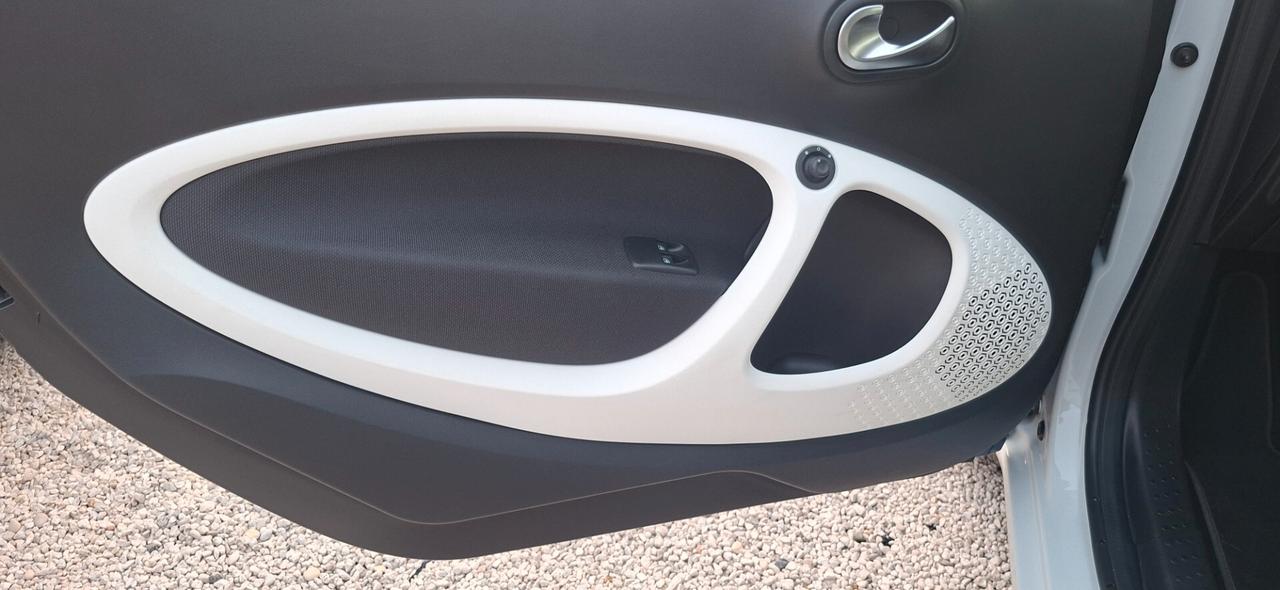 Smart ForTwo 1000 62 kW coupé passion GARANZ 12 MESI NO OBBLIGO FINANZIAMENTO