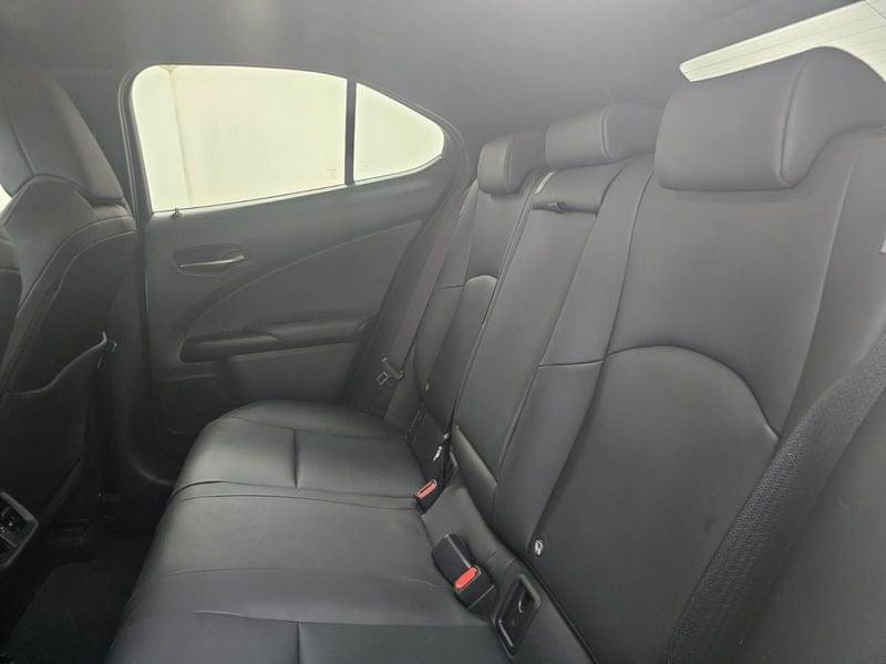 Lexus UX Hybrid Design