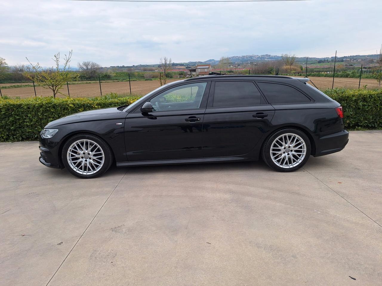Audi A6 S-line Black edition Supr Accessoriata.