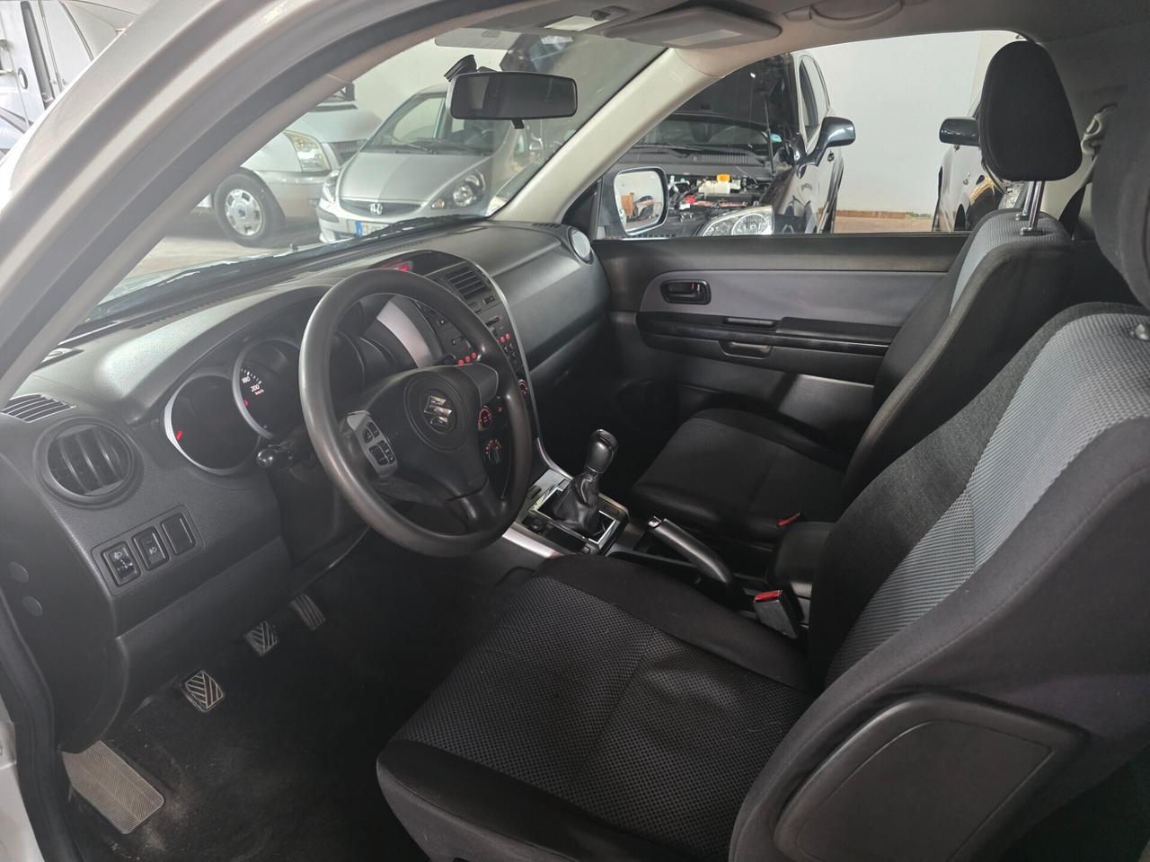 Suzuki Grand Vitara 1.9D 3 porte gancio traino