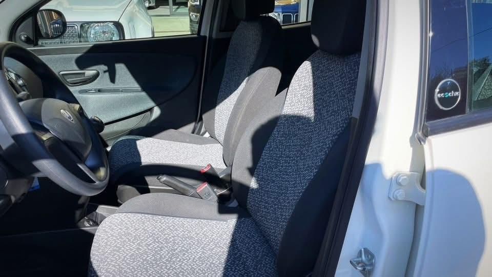 Lancia Ypsilon 1.0 Hybrid Silver - 2020