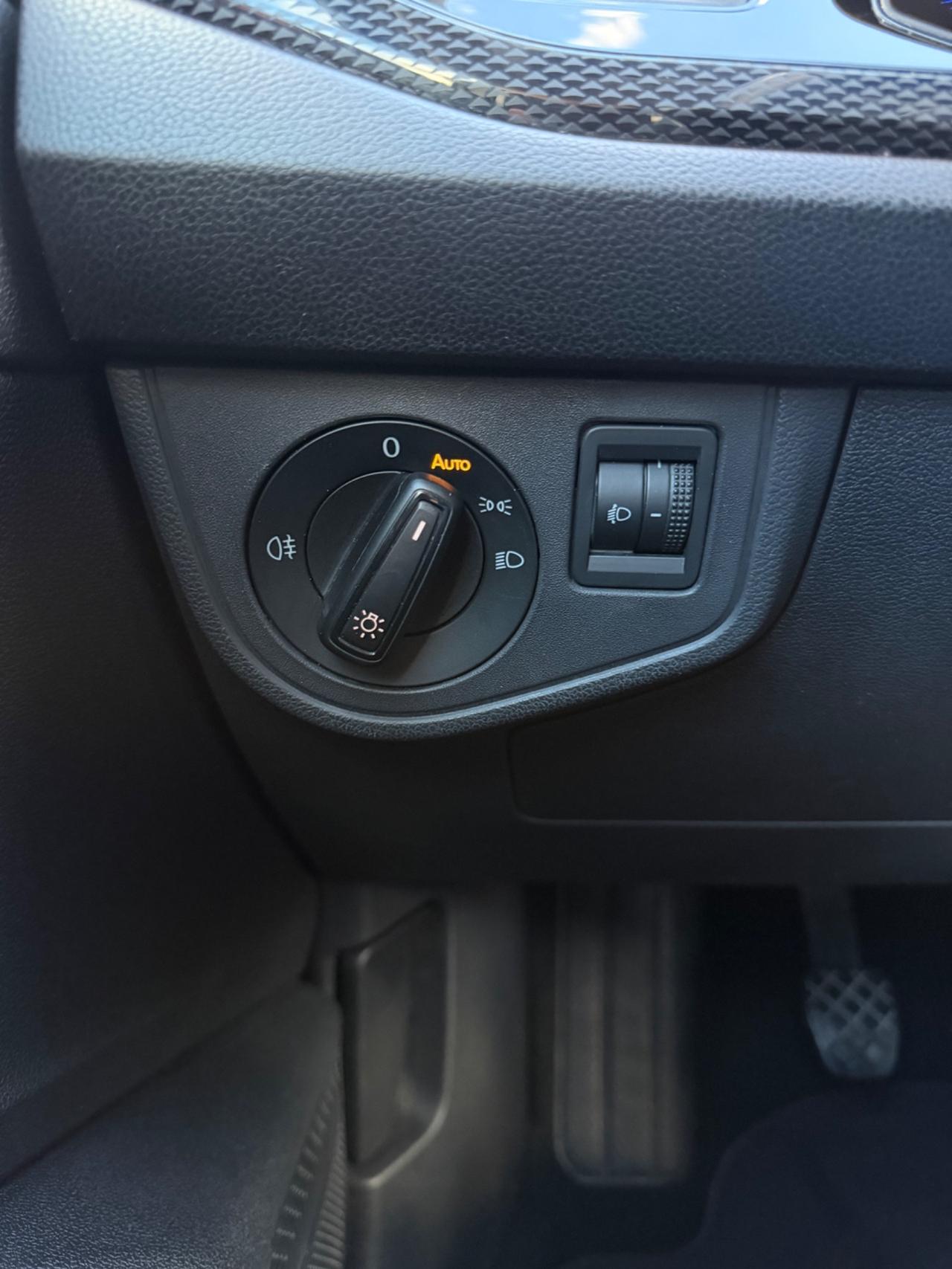 Volkswagen Taigo 1.0 Tsi 95CV Life Fari Led