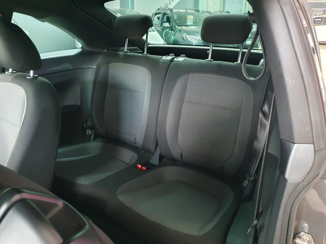 Volkswagen Maggiolino 1.6 TDI 105cv Design 2012