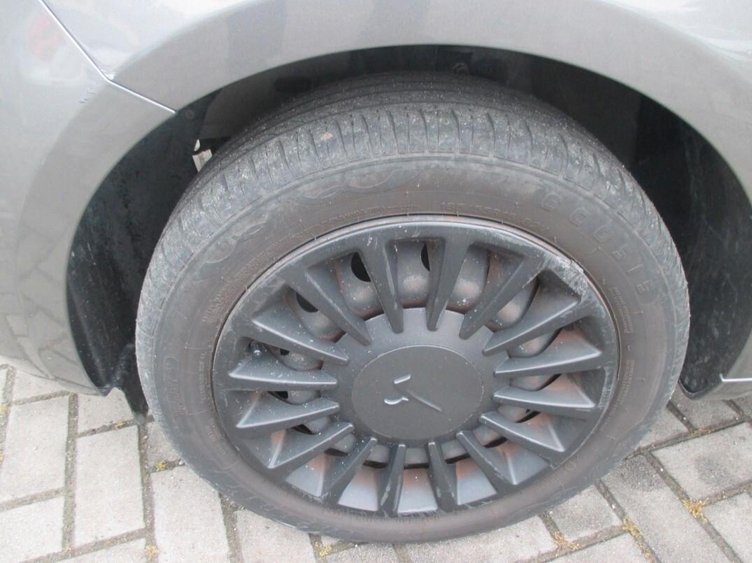 Lancia Ypsilon 1.0 FireFly Hybrid Ecochic Per Neopatentati