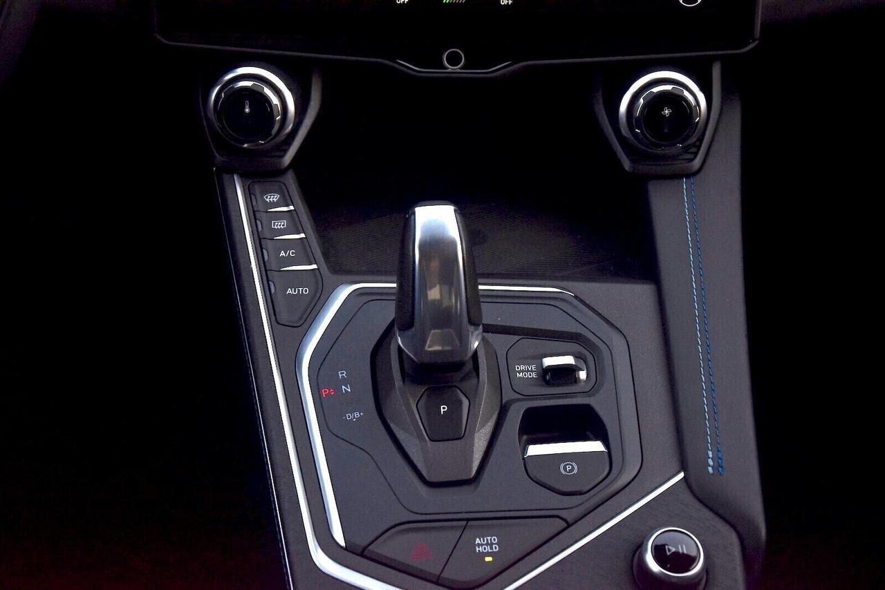 Lynk&co 01 PHEV Auto