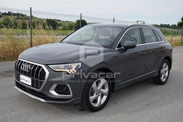 AUDI Q3 40 TDI quattro S tronic Business Advanced
