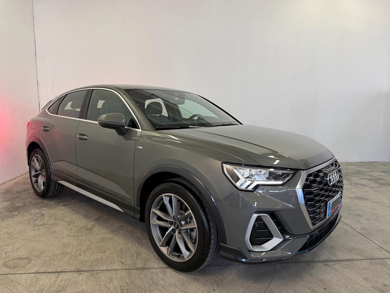 Audi Q3 Sportback 40 2.0 Tfsi Edition S-Line Quattro S-Tronic ** SOLO 2.900 KM ** UFF. ITALIANA IN GARANZIA AUDI ** PREZZO REALE