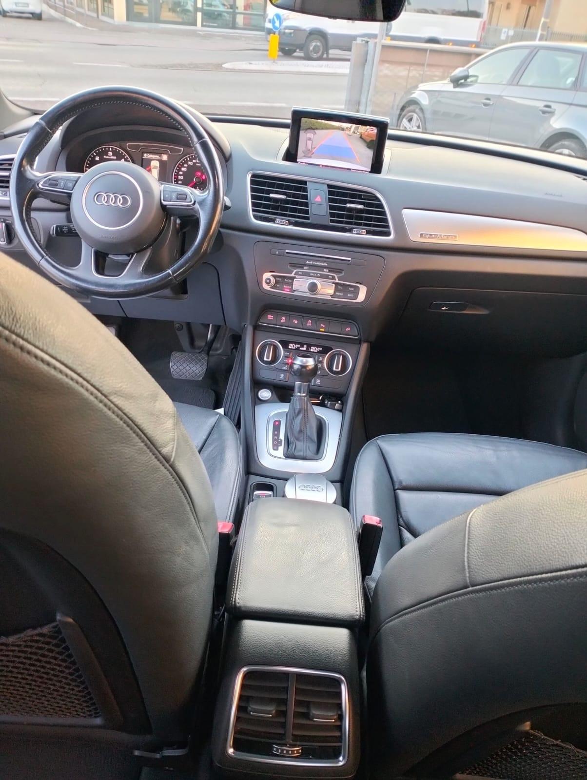 Audi Q3 S - LINE