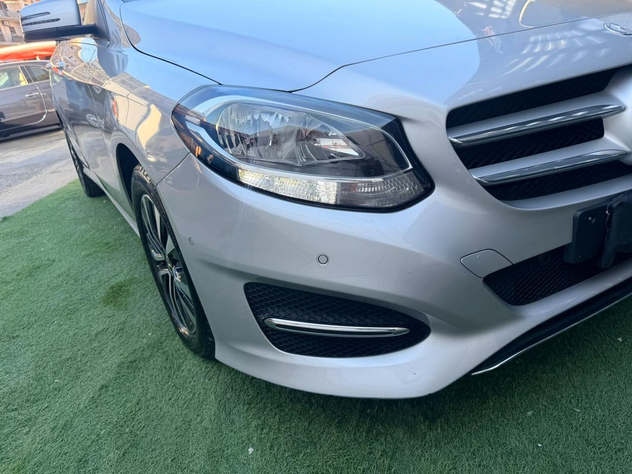 Mercedes-benz B 180 Premium