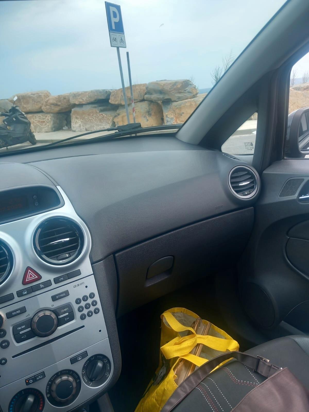 Opel Corsa 1.2 85CV 5 porte GPL-TECH One