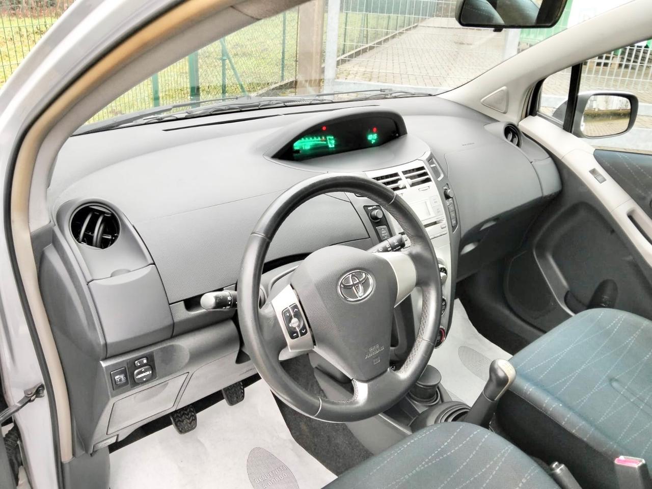 Toyota Yaris 1.0 69Cv 5 porte Sol*Clima*Neopatentati