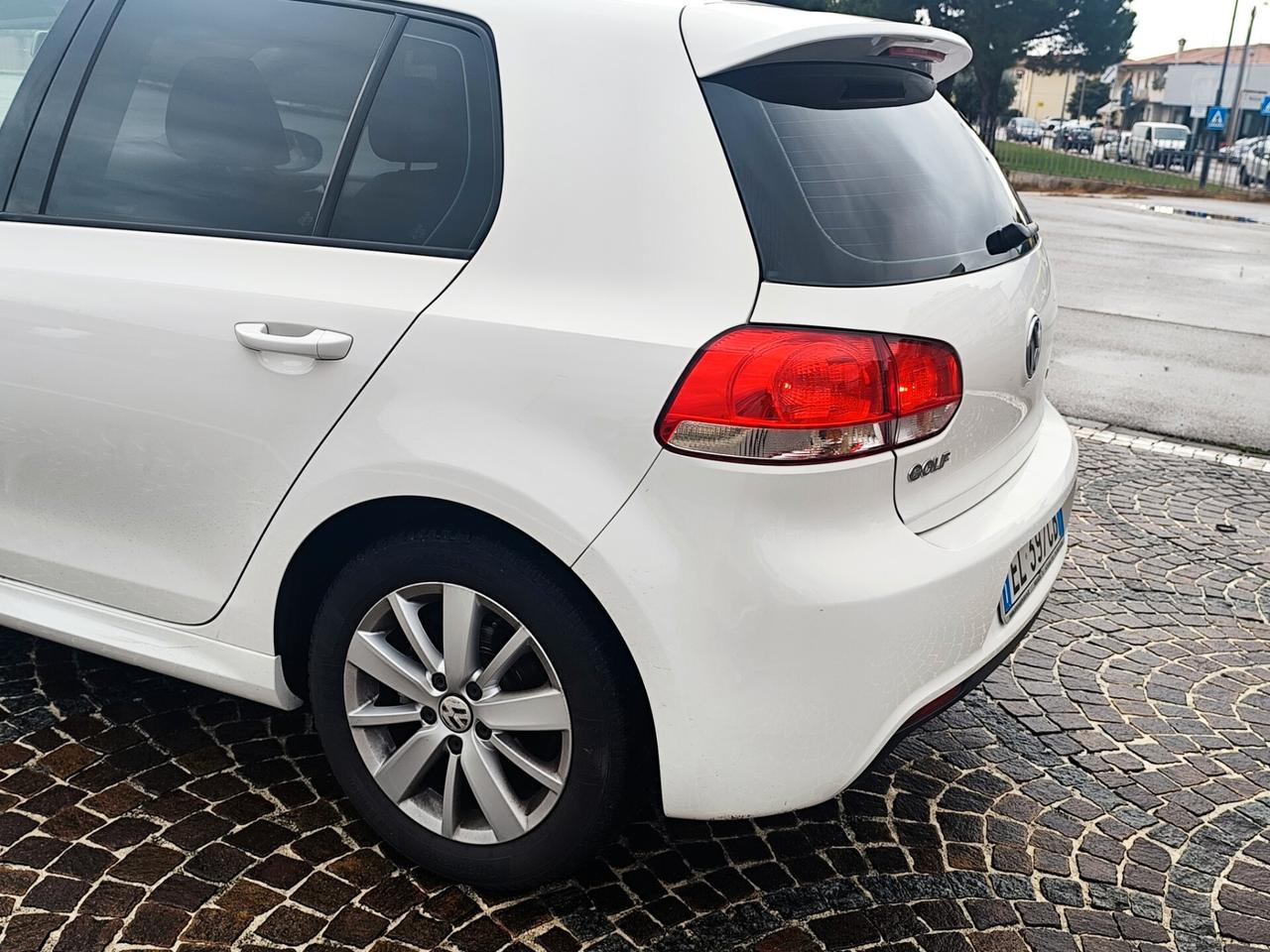 Volkswagen Golf 1.6 TDI DPF 5p. Highline