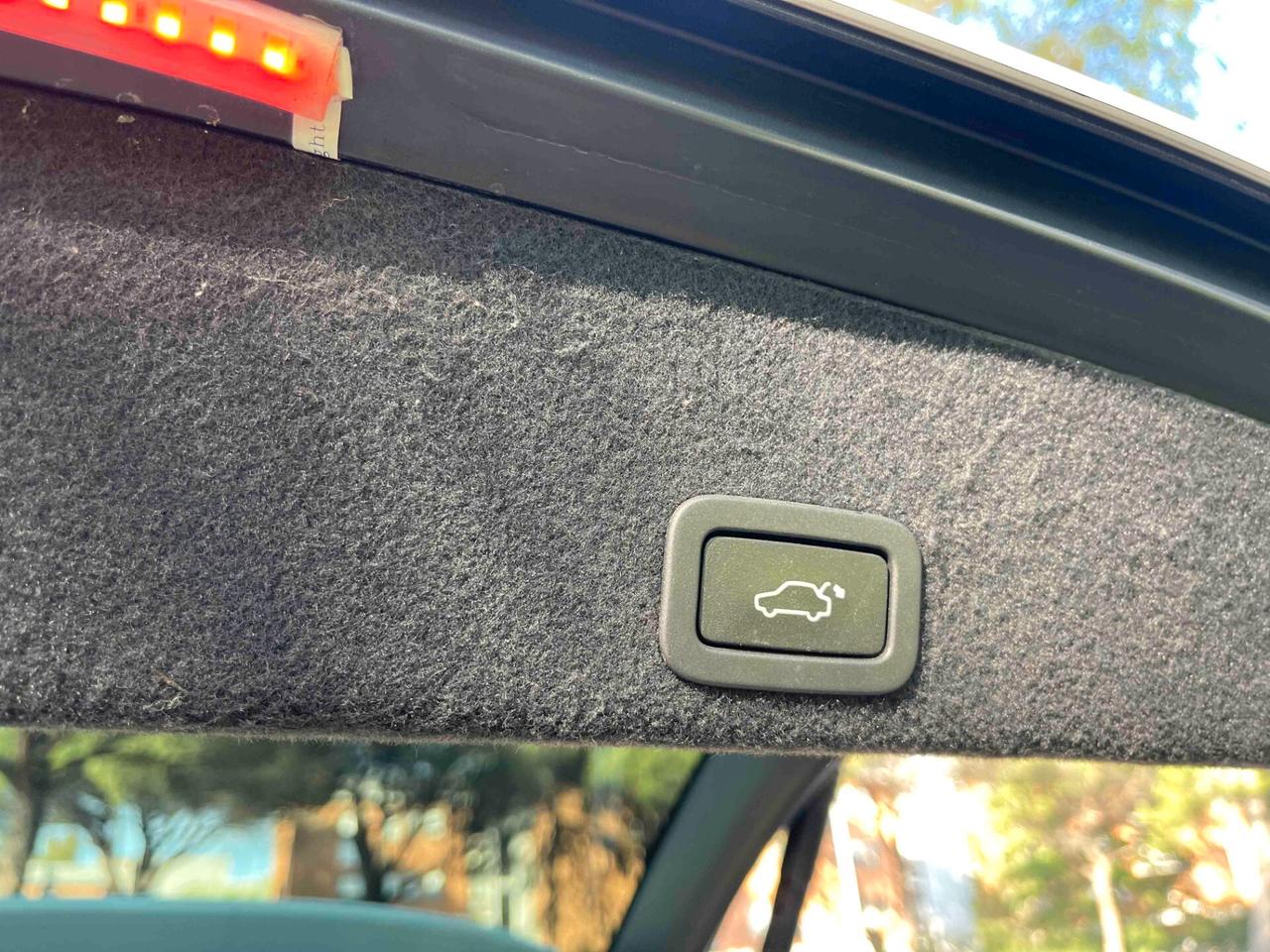 Volvo XC 60 XC60 D5 AWD Geartronic R-design Automatica Apple Car Android