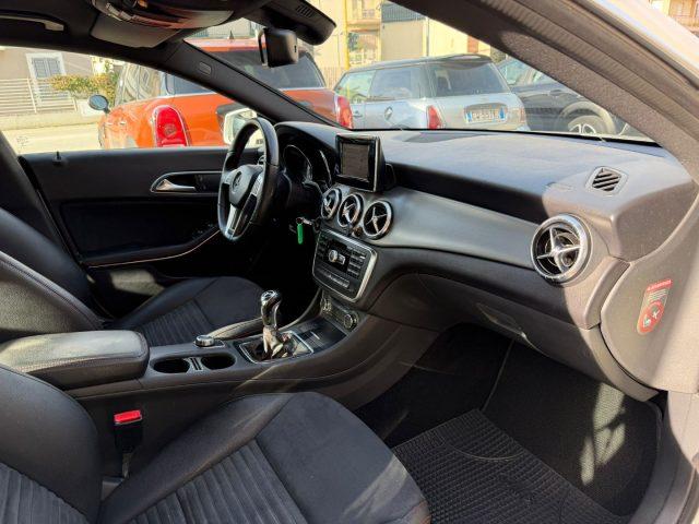 MERCEDES-BENZ CLA 200 CDI Premium