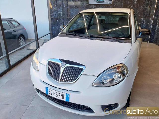 LANCIA Ypsilon 1.2 69 CV Unyca