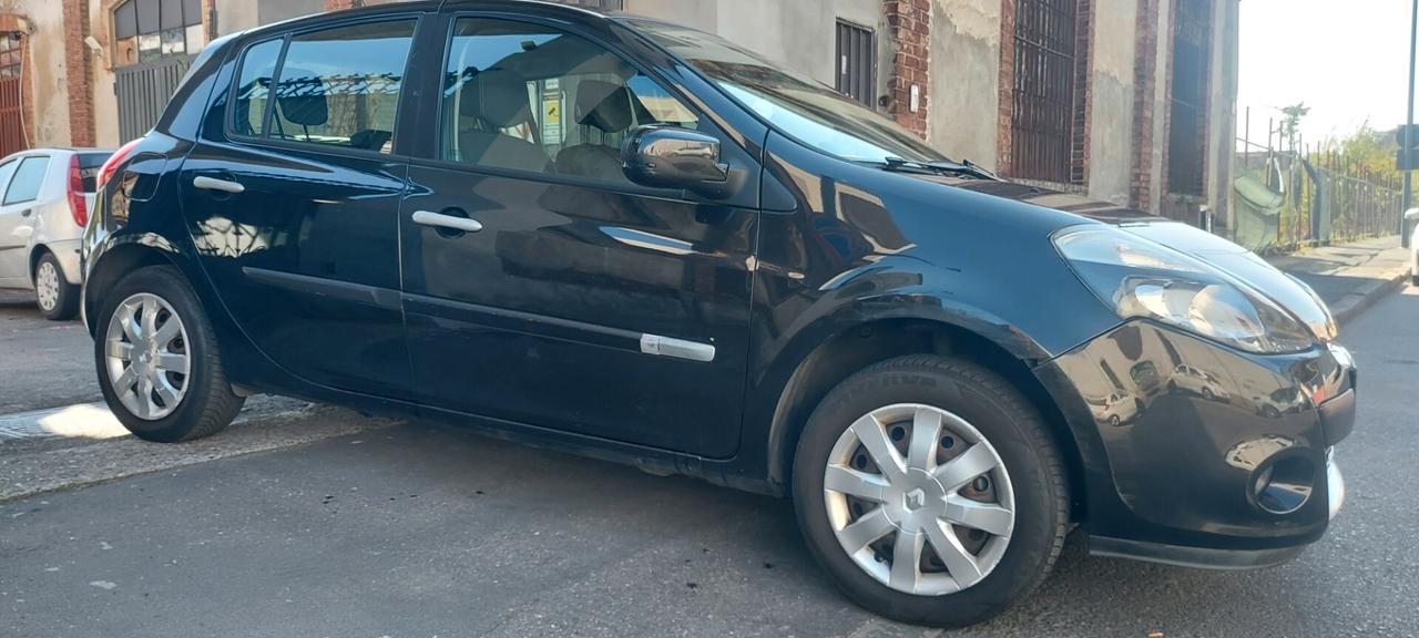 Renault Clio 1.2 16V 5 porte Dynamique