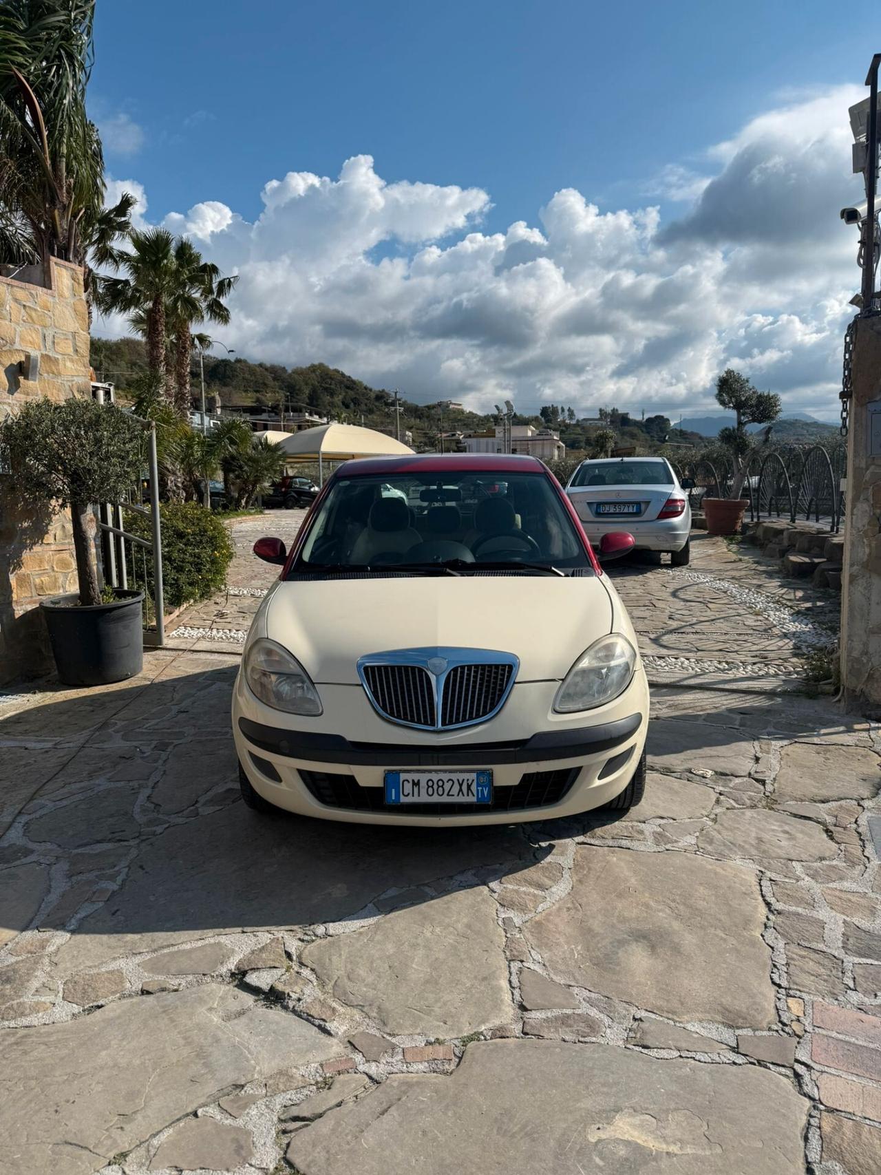 Lancia Ypsilon 1.3 MJT 75 CV Oro Giallo