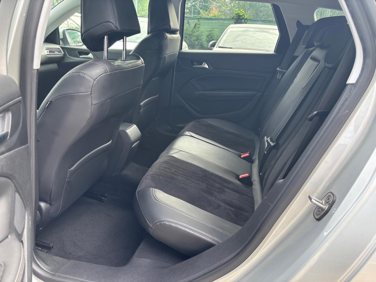 Peugeot 308 1.6 hdi 120cv automatica SW Allure