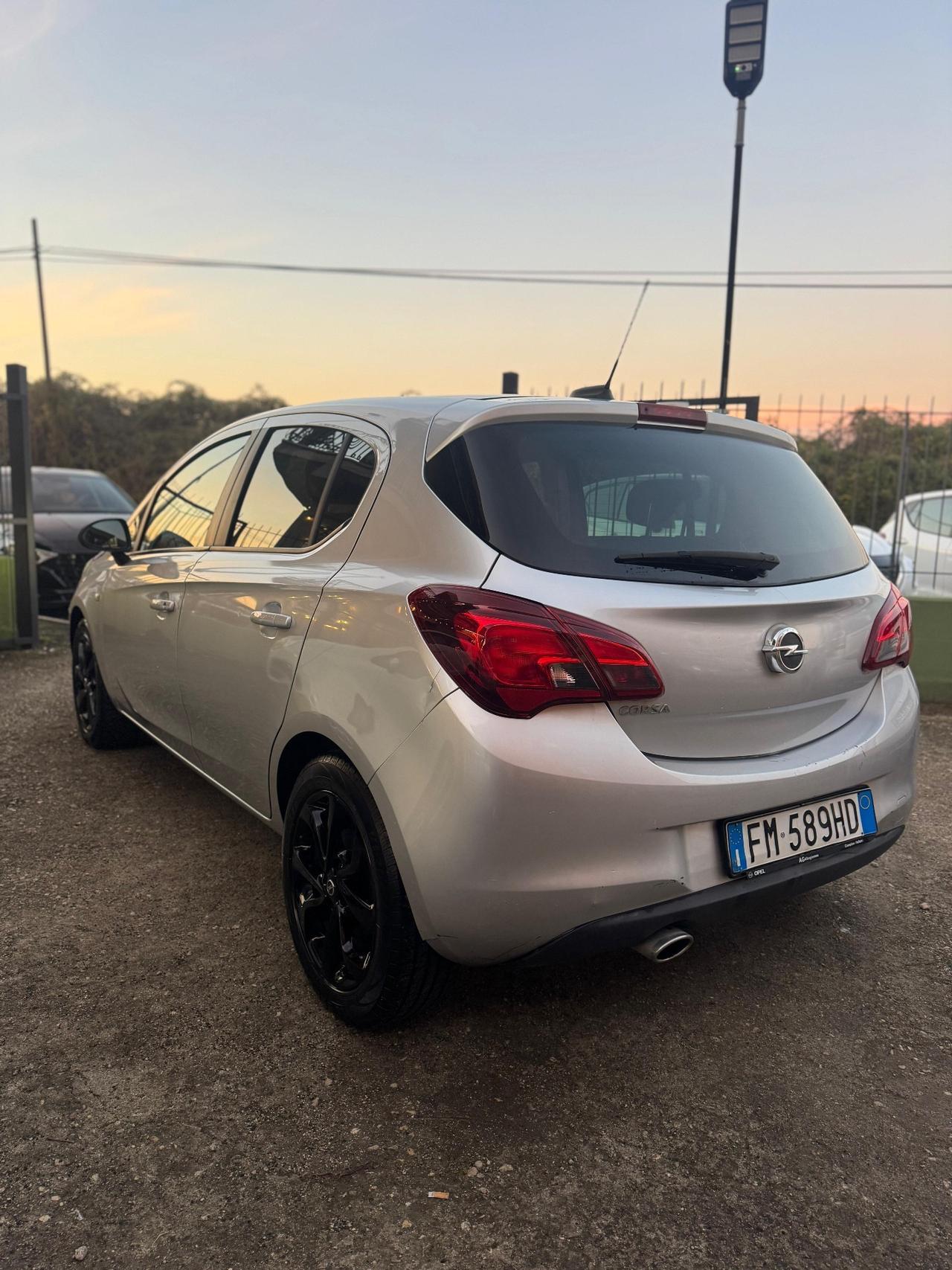 Opel Corsa 1.4 90CV GPL Tech 5 porte Innovation