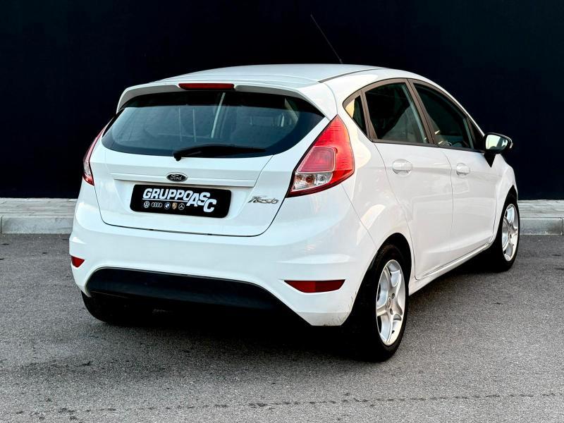 Ford Fiesta 5 Porte 1.2 BENZ 60 CV ADATTA A NEOPATENTATI