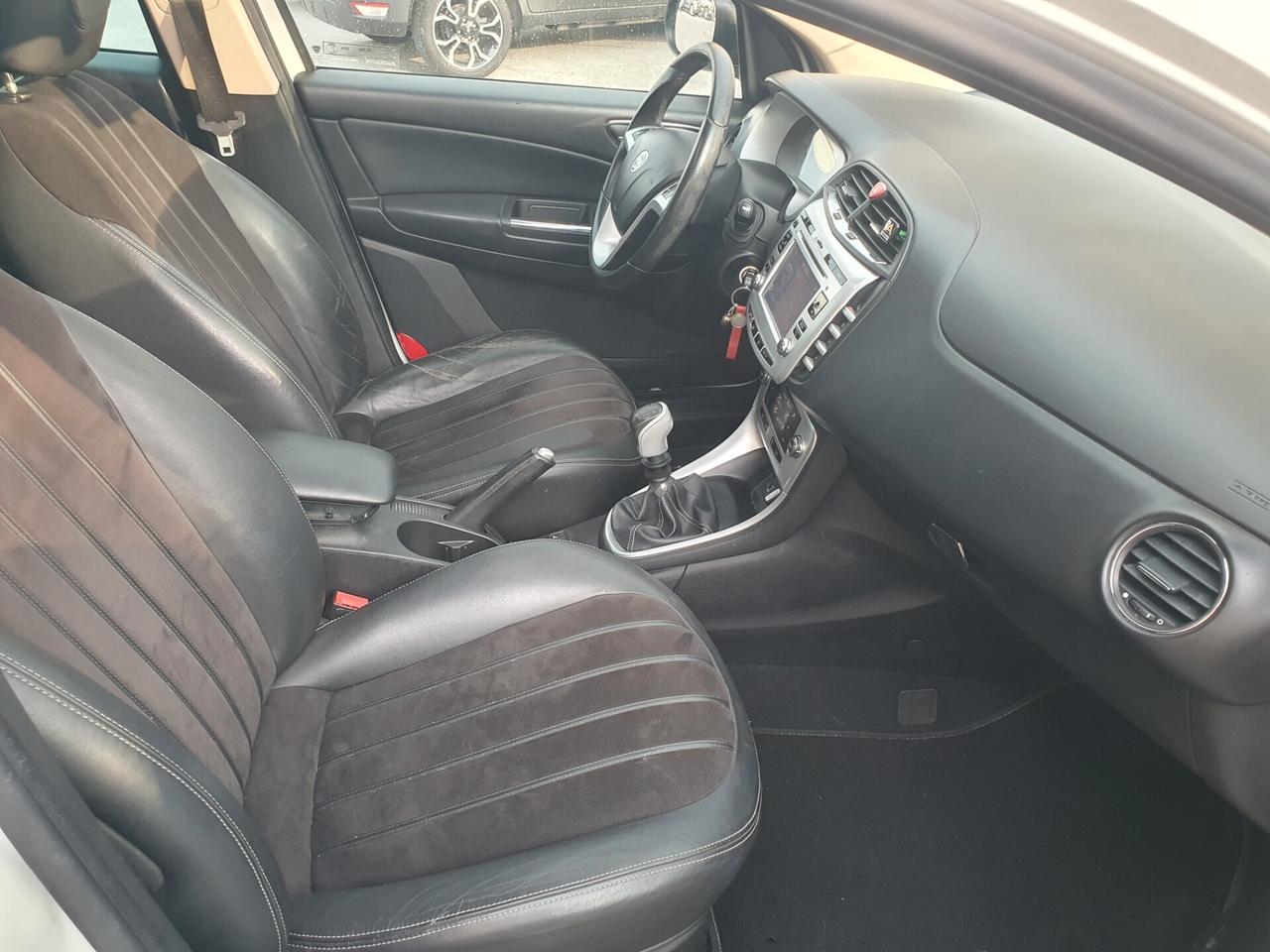 Lancia Delta 1.4 T-Jet 120 CV benz GPL 2013