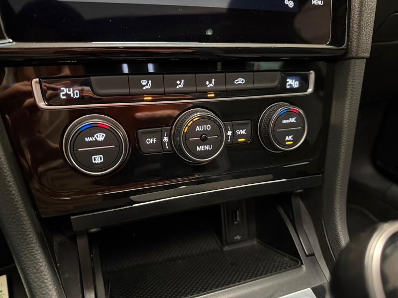 Volkswagen Golf 5 Porte Golf 5p 1.6 tdi Highline 115cv R-Line