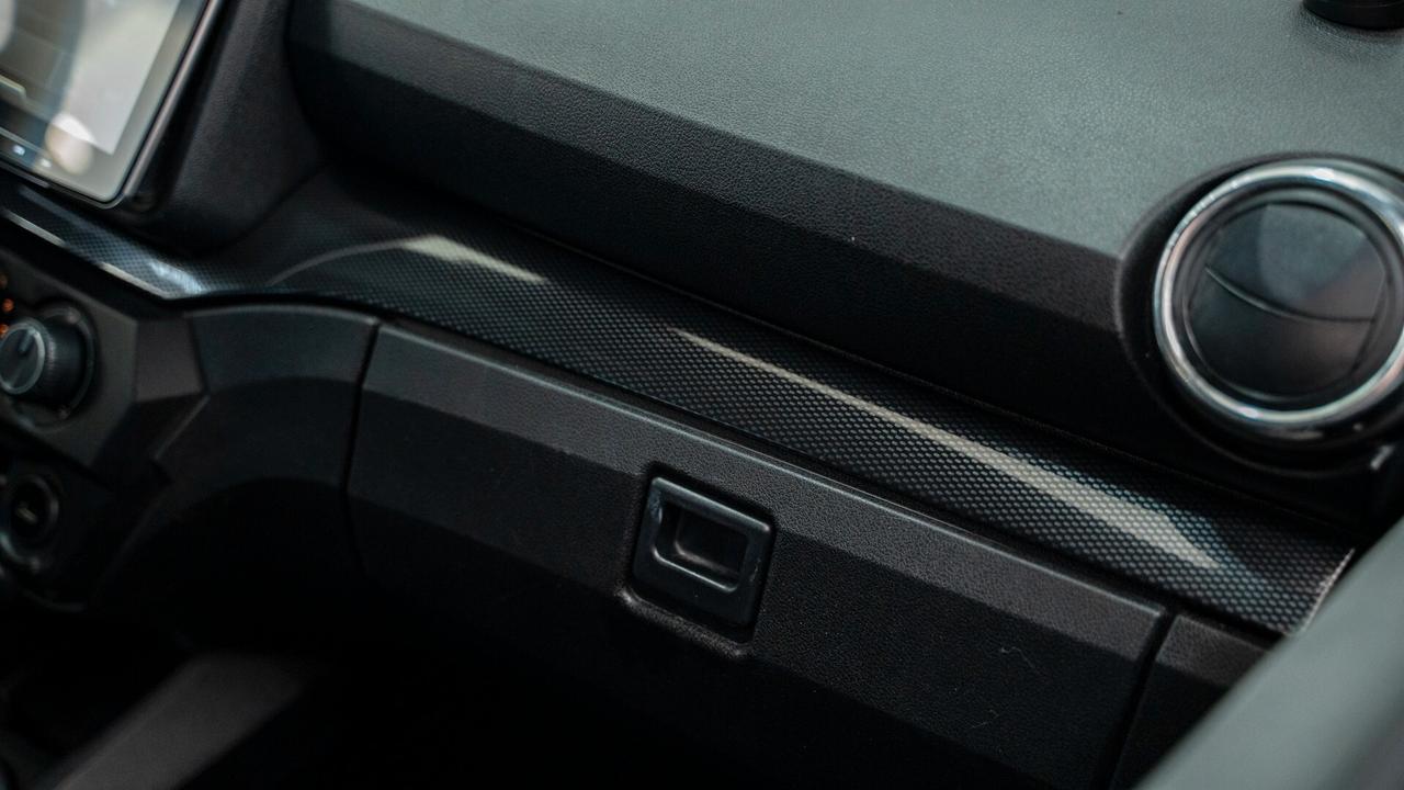 Aixam Coupe GTI COUPE' 16" ALPINE LED CARPLAY PELLE FULL OPTIONAL