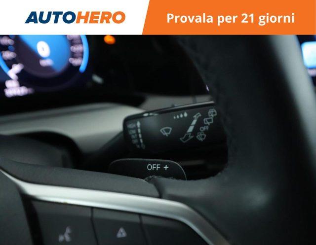 VOLKSWAGEN Golf 1.0 eTSI EVO DSG Life