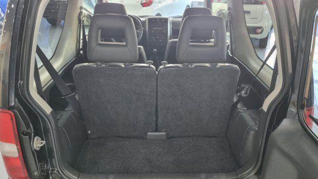 SUZUKI Jimny 1.3i 4WD