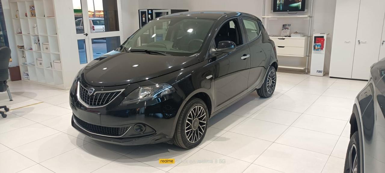 Lancia Ypsilon 1.0 FireFly 5 porte S&S Hybrid Platino
