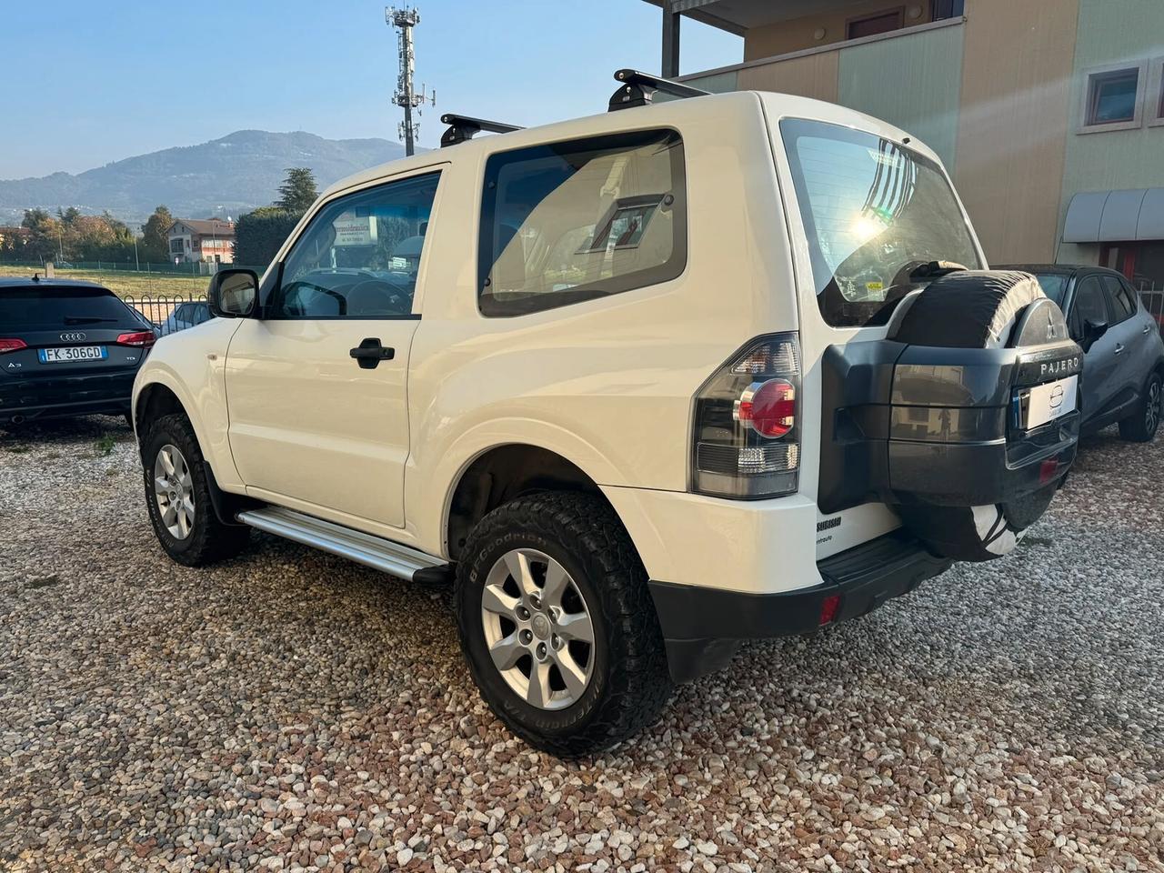 Mitsubishi Pajero 3.2 DI-D 16V aut. 3p. AUTO