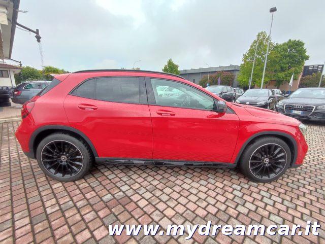 MERCEDES-BENZ GLA 200 Automatic Premium 156cv