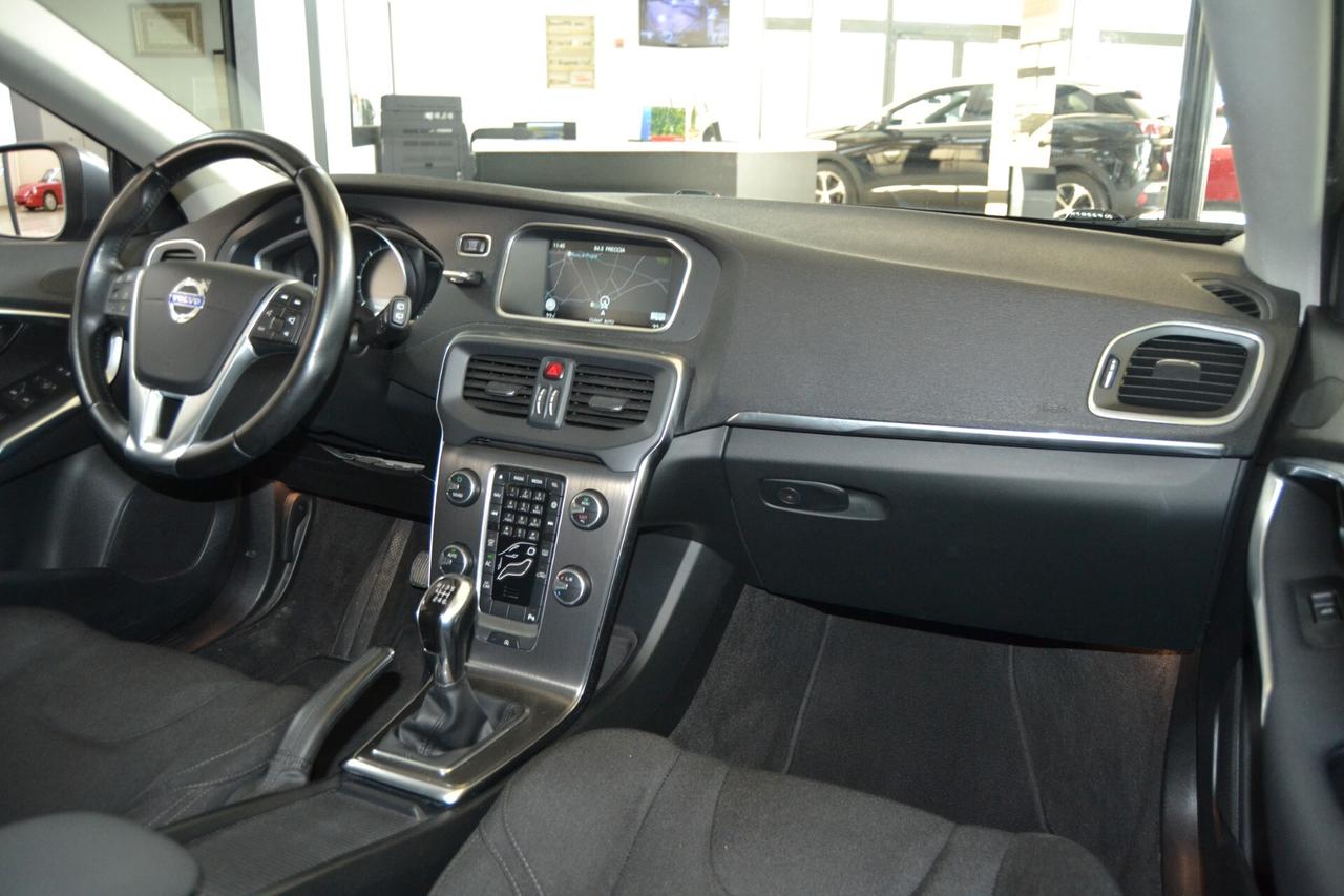 Volvo V40 1.6D2 115CV Momentum UniPro/Navi/Cruise