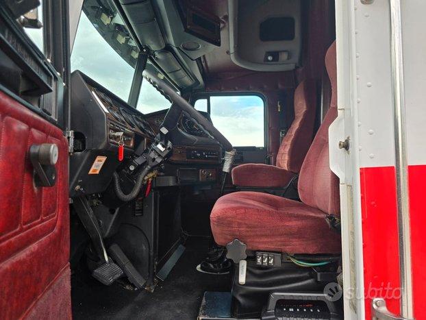 Trattore stradale freightliner