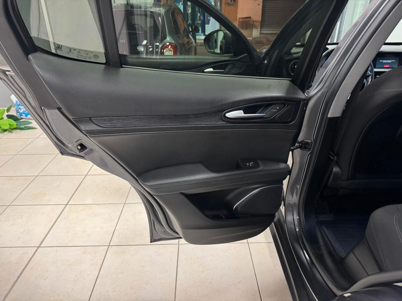 Alfa Romeo Stelvio 2.2 Turbodiesel 190 CV AT8 RWD Executive