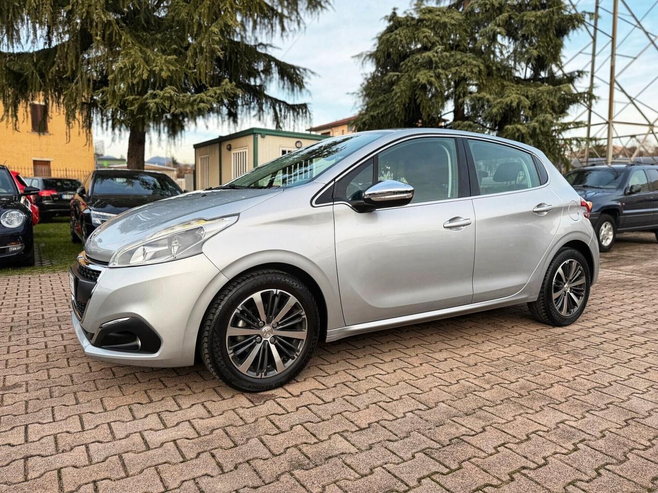 Peugeot 208 BlueHDi 75 CV NAVIGA CRUISE CAMERA OK NEOPATENTATI