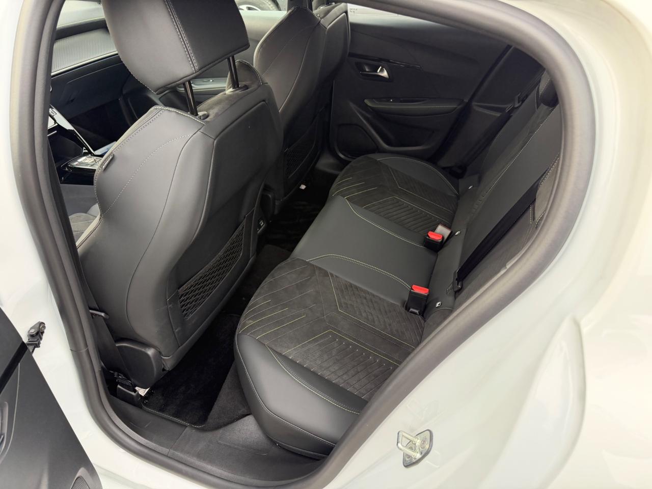 Peugeot 208 Hybrid 110 e-DCS6 GT